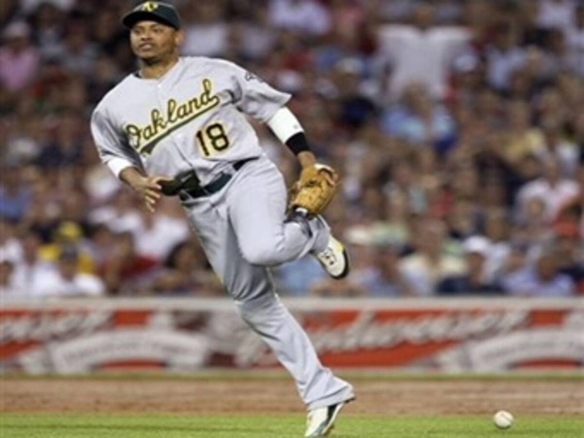 El colombiano Orlando Cabrera fue transferido a los Mellizos de Minesota