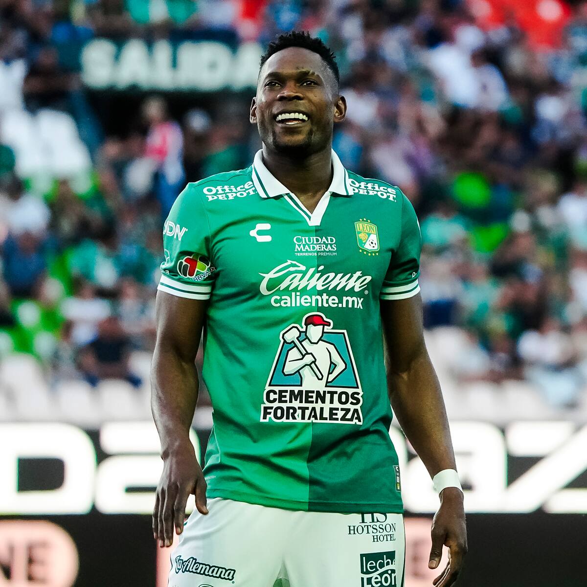 Video: Díber Cambindo y Daniel Arcila, verdugos de Camilo Vargas en triunfo de León