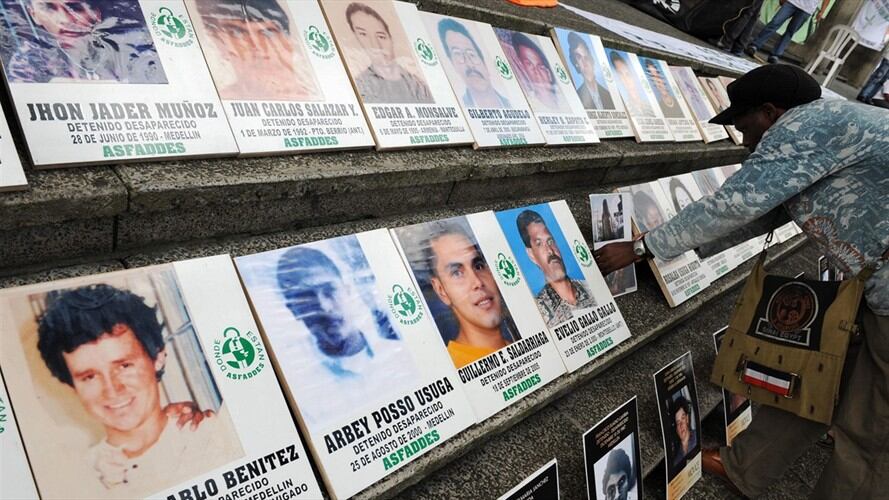 La Fiscalía hizo entrega de los restos de Aurelio Gallego Mancera y Mario Rodríguez Seferino. Foto: Getty Images