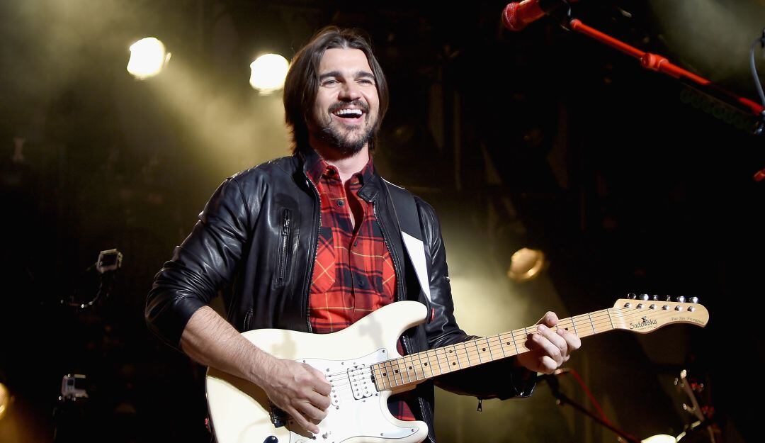 El cantante colombiano Juanes en concierto