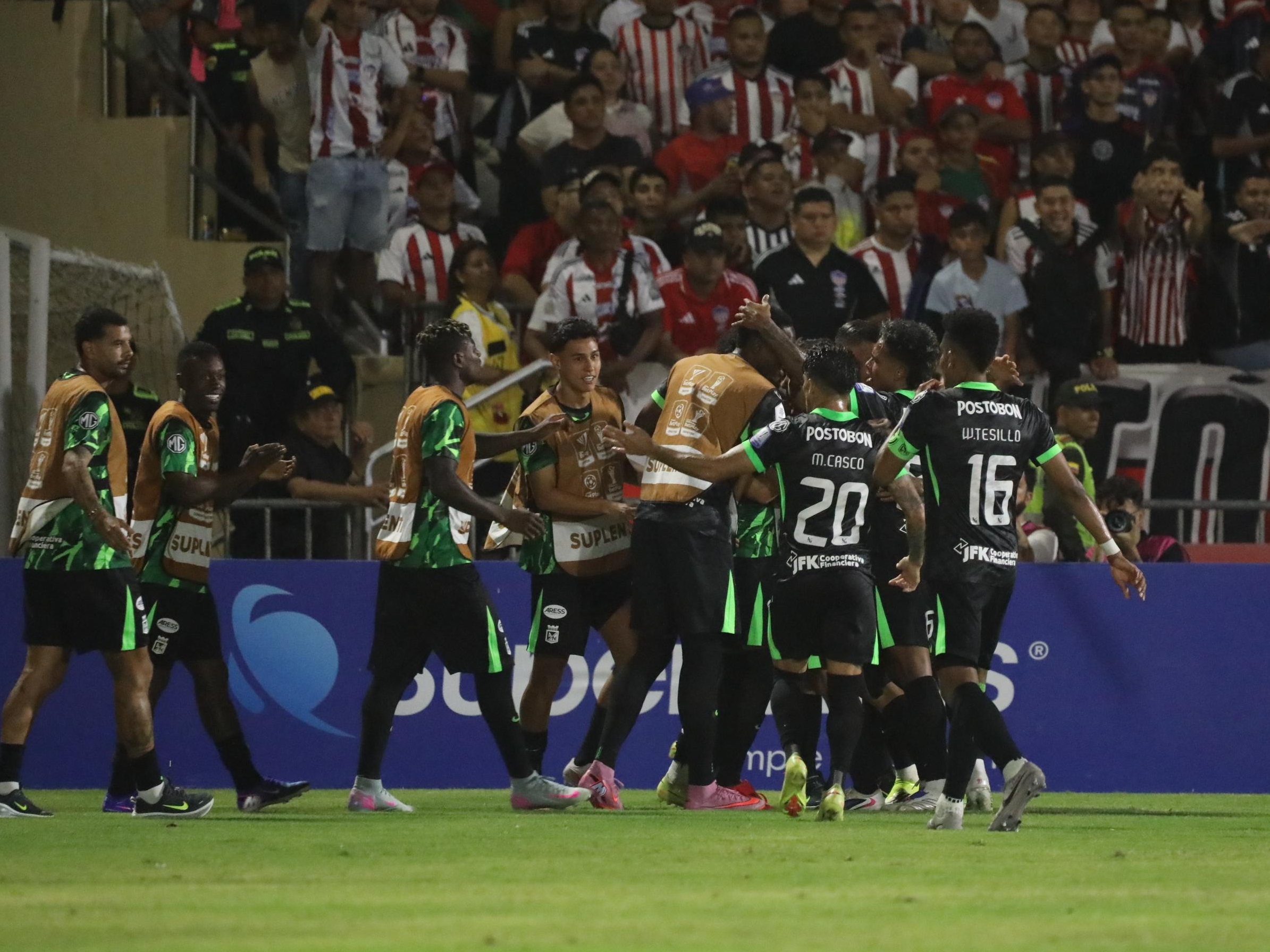 Nacional aplasta a Junior en Barranquilla y es nuevo líder: Resumen y goles del partido