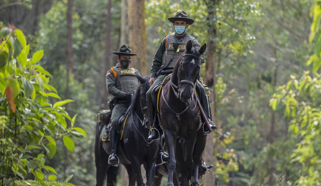Para evitar demoras, proponen que Fuerza Pública distribuya vacunas COVID