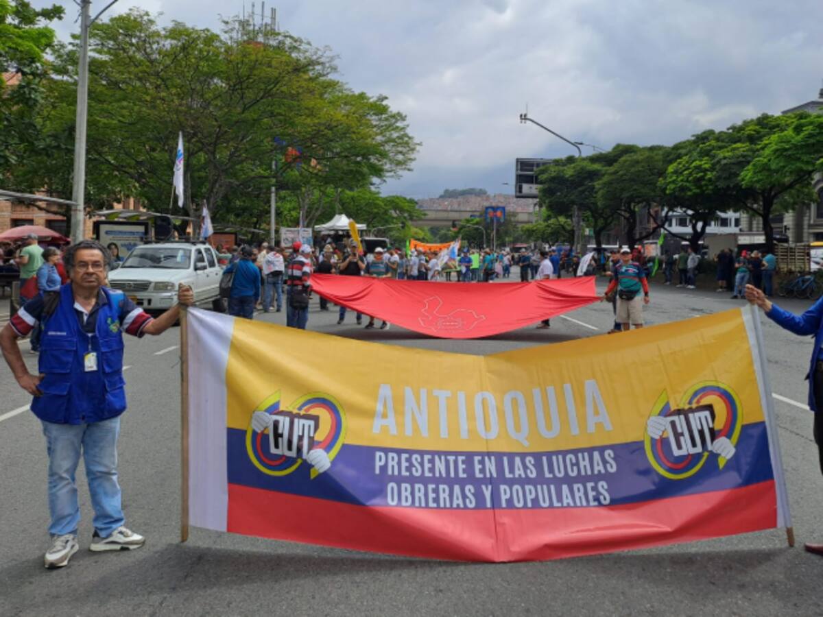 EN VIVO: Con participación de Centrales Obreras avanzan marchas en Medellín