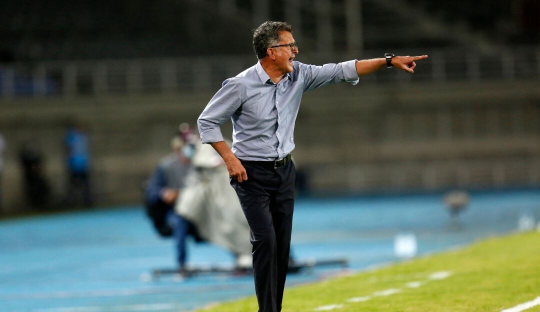Juan Carlos Osorio en su debut con el América de Cali ante el Athletico Paranaense en Copa Sudamericana 2021