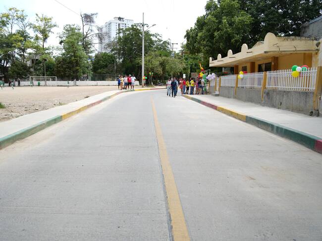 Alcalde Dumek Turbay entregó la Carrera 59F de Los Calamares