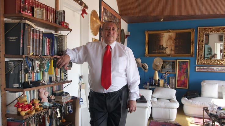 Un París de Cabaret: el nuevo libro de Héctor Mora