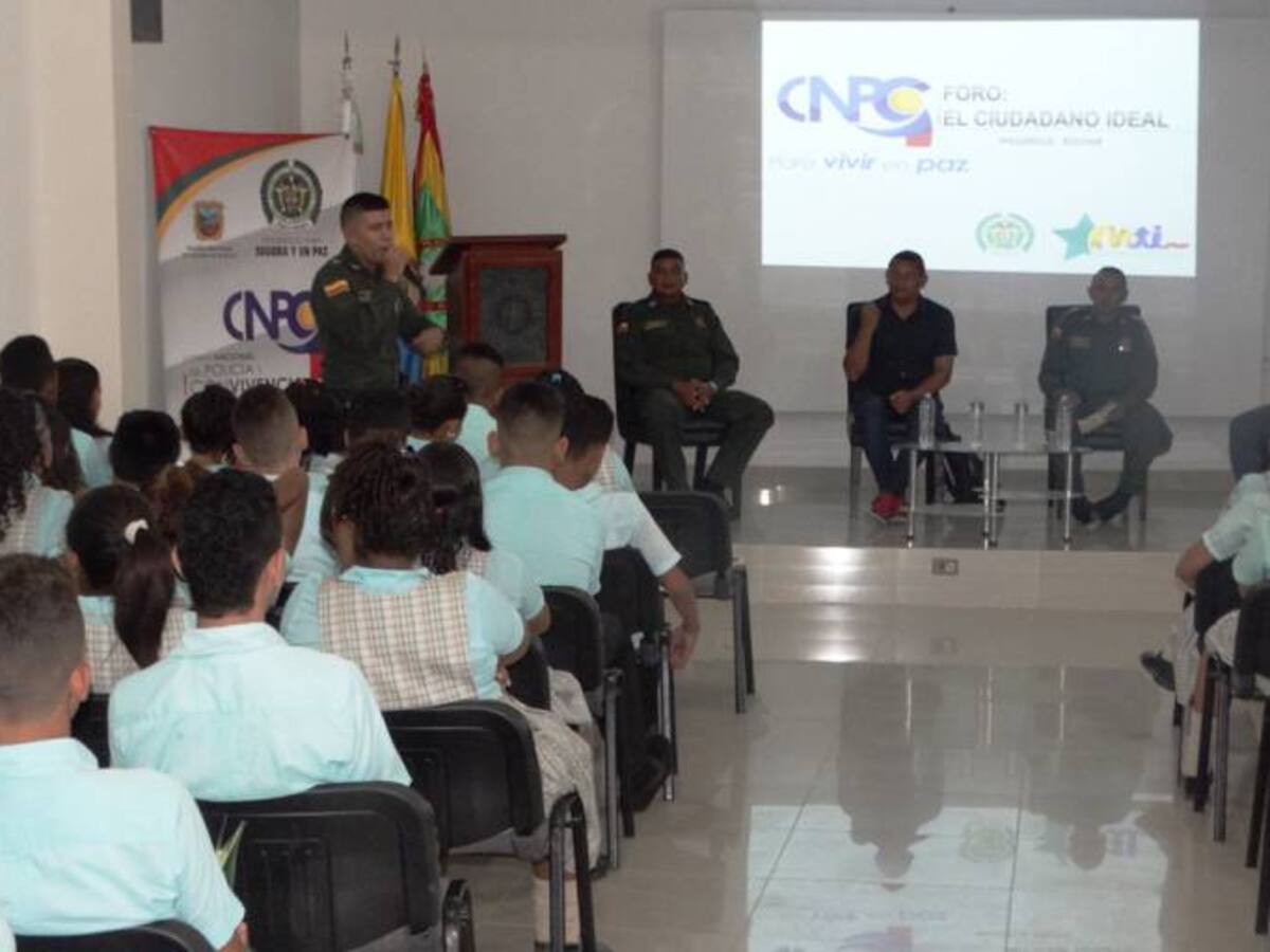 Magangué realizó foro estudiantil sobre nuevo código de policía