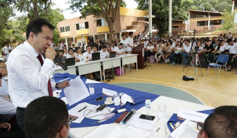 El levantamiento del paro se dio durante un Consejo Superior Extraordinario precedido por el Gobernador, William Villamizar. 