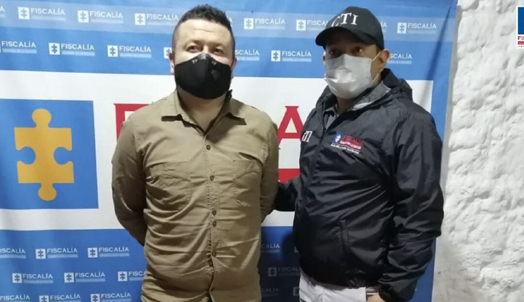 Asegurado Policía que sometió a todo tipo de violencia a su esposa. 
  
 
 