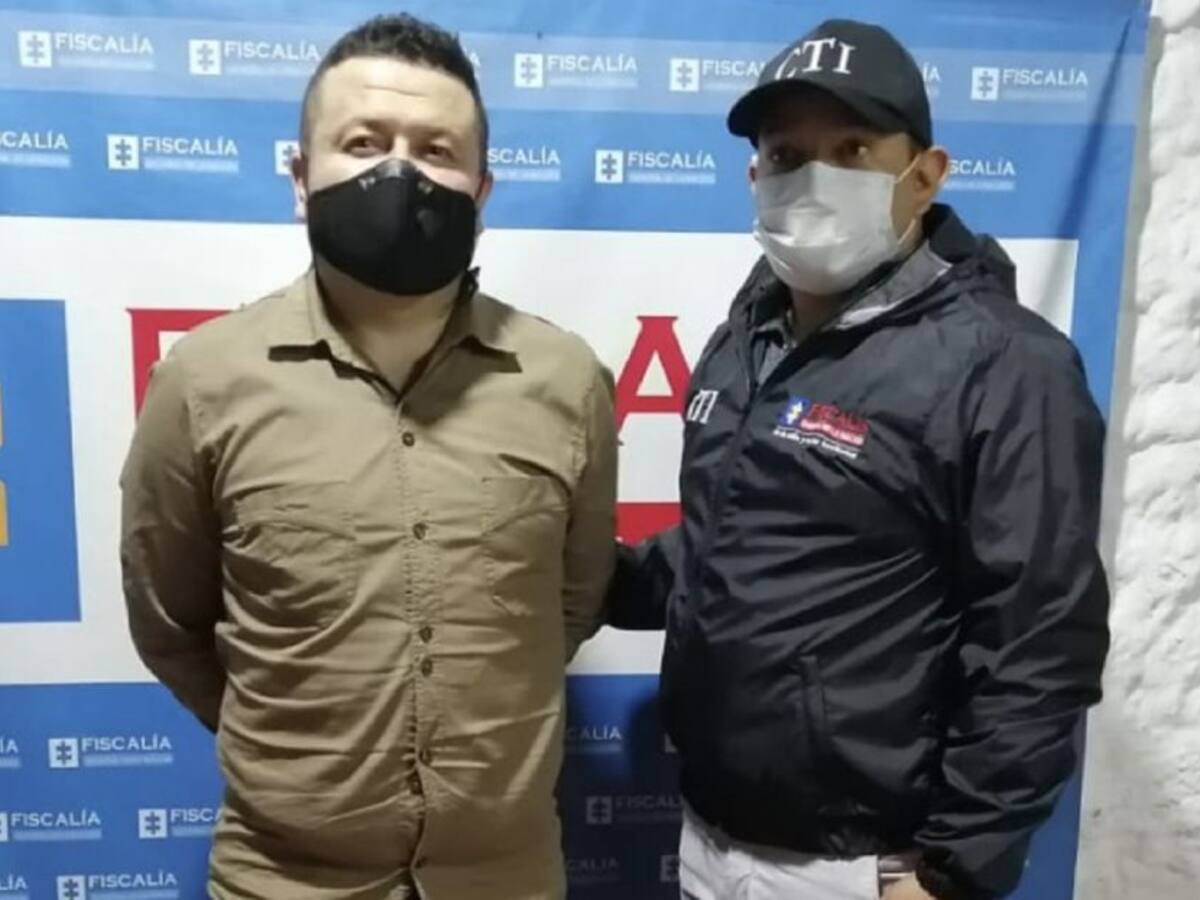 Asegurado Policía que sometió a todo tipo de violencia a su esposa