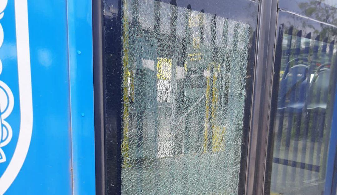 Bus del MIO vandalizado