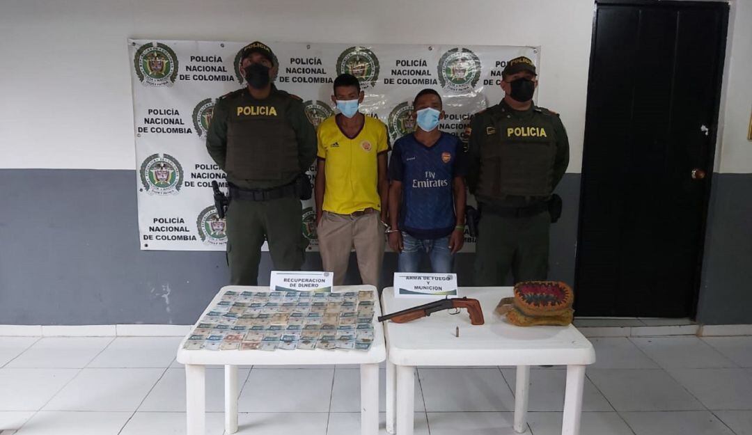 La detención se dio en el municipio de Talaigua Nuevo. Los uniformados les hallaron una escopeta y 135 mil pesos producto del robo