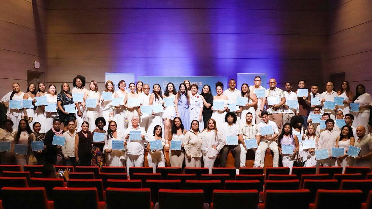 Gobernación de Bolívar graduó a 100 “Amigos del Archivo Histórico”