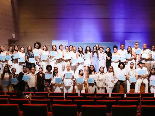 Gobernación de Bolívar graduó a 100 “Amigos del Archivo Histórico”