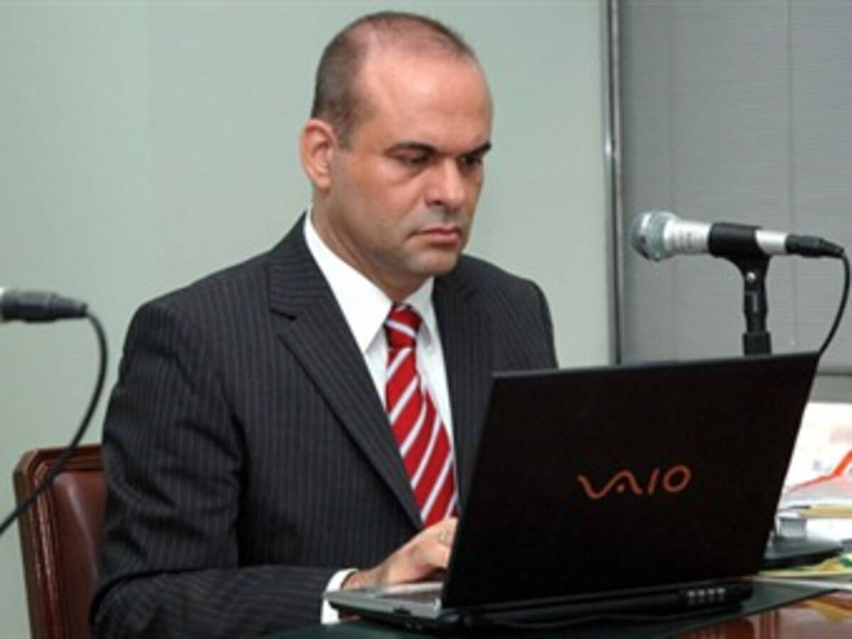Mancuso afirma que Santos y Carranza se reunieron para fraguar un golpe de Estado