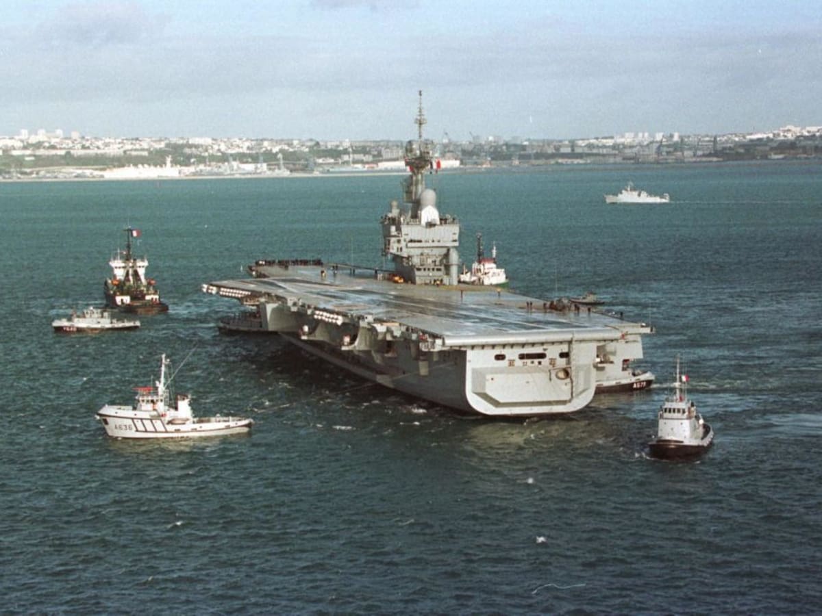 Macron afirmó que el portaaviones Charles de Gaulle estaría en aguas del golfo Pérsico en dos días