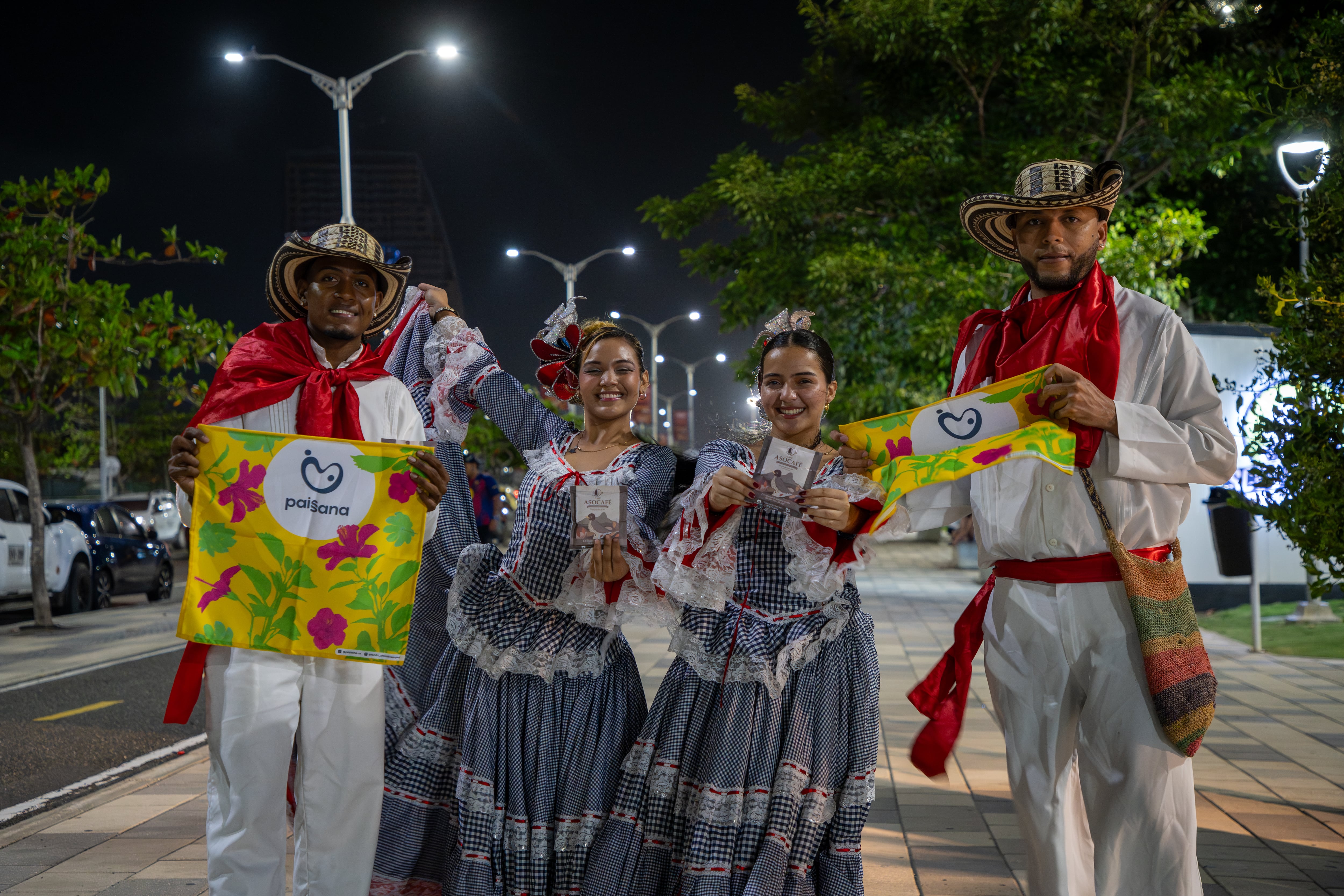 Productos exhibidos en el Malecón del Río. Foto: cortesía Fondo Colombia en Paz.