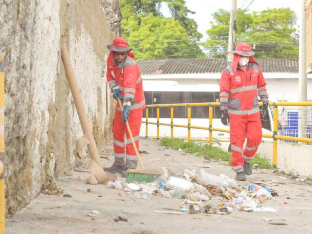 Realizaron jornada de limpieza sobre la avenida Pedro de Heredia