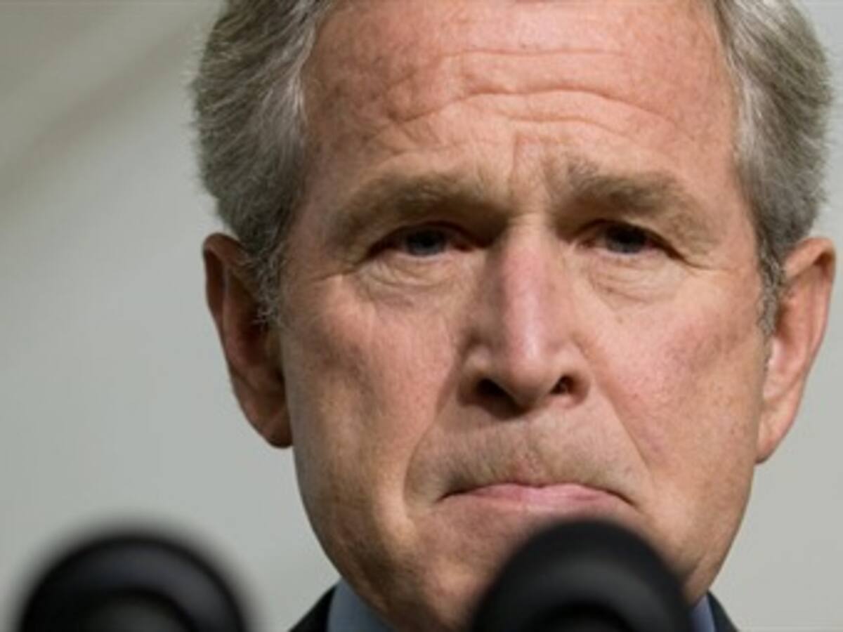 Bush vota por correo a favor McCain