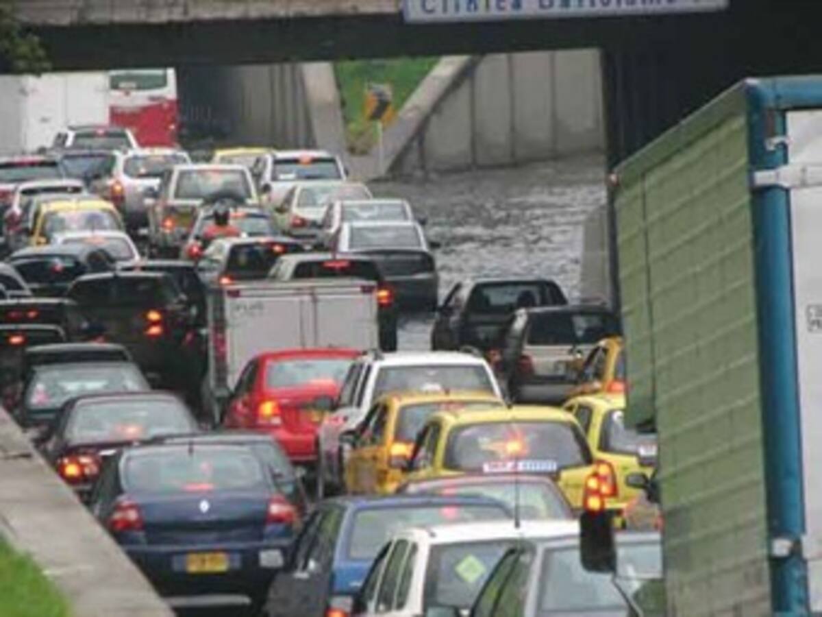 Caos del tránsito en Bogotá por protestas de transportadores
