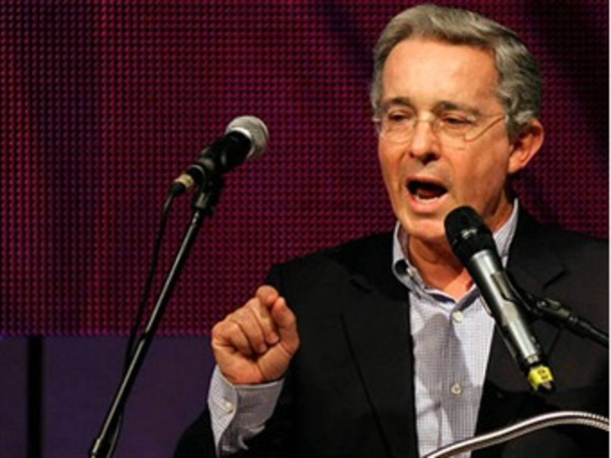 Uribe exige a Jose Obdulio presentar excusas públicas