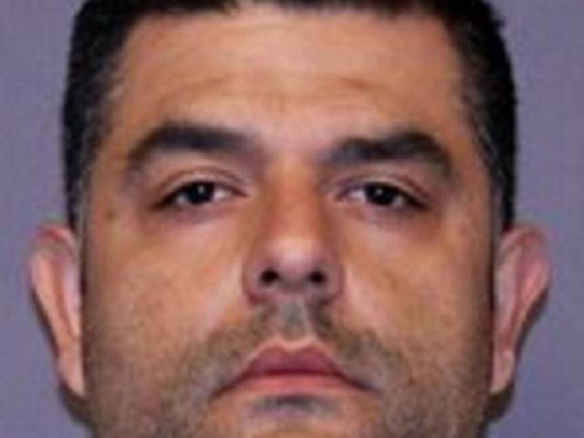 Extraditan a EE.UU. a veterinario que traficaba droga usando cachorros