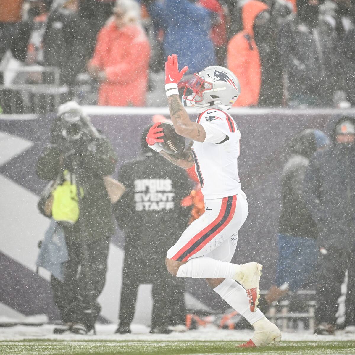 ¡Super Bowl con presencia colombiana! Los Patriots de Christian González se clasificaron