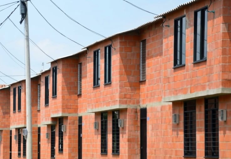 Casas de interés social en Arenal. // Procuraduría