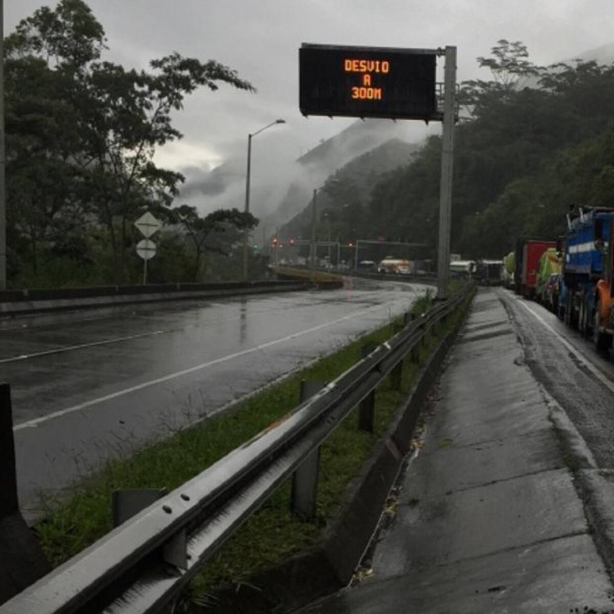 Bloqueada Buenaventura por carretera con el resto del país