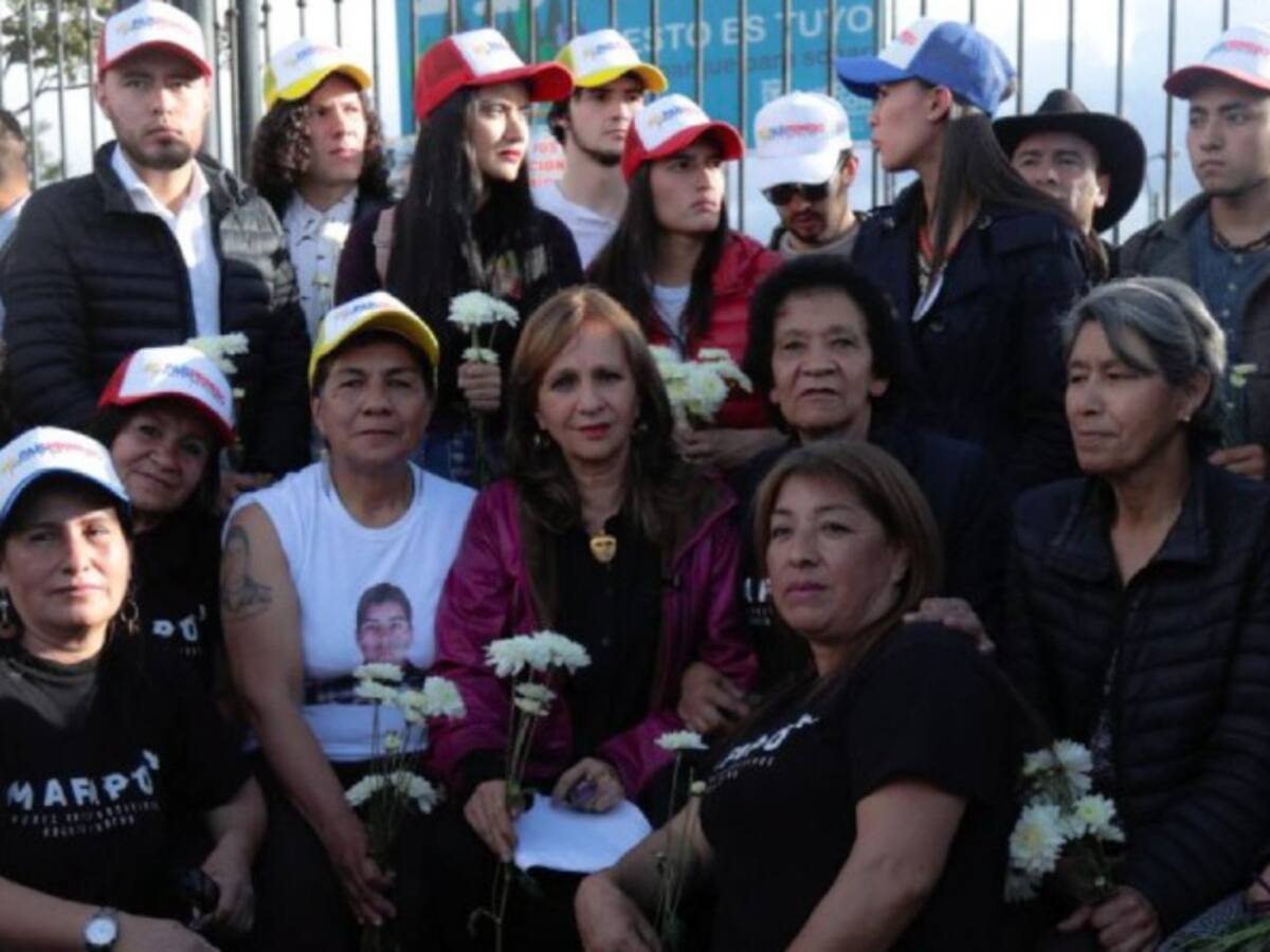 Madres de Soacha expresan su apoyo a Gustavo Petro