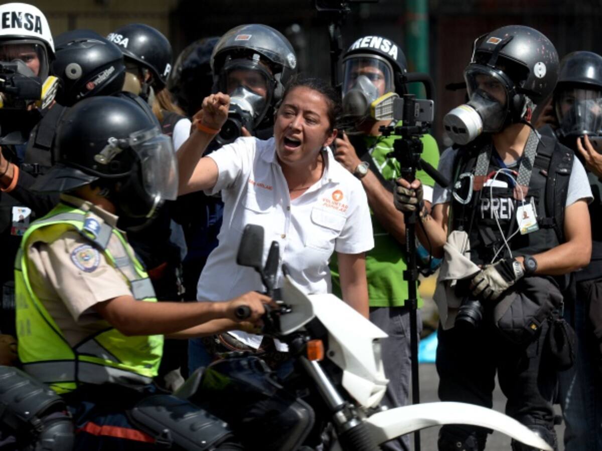 Diputada venezolana Gaby Arellano pidió corredor humanitario en la frontera