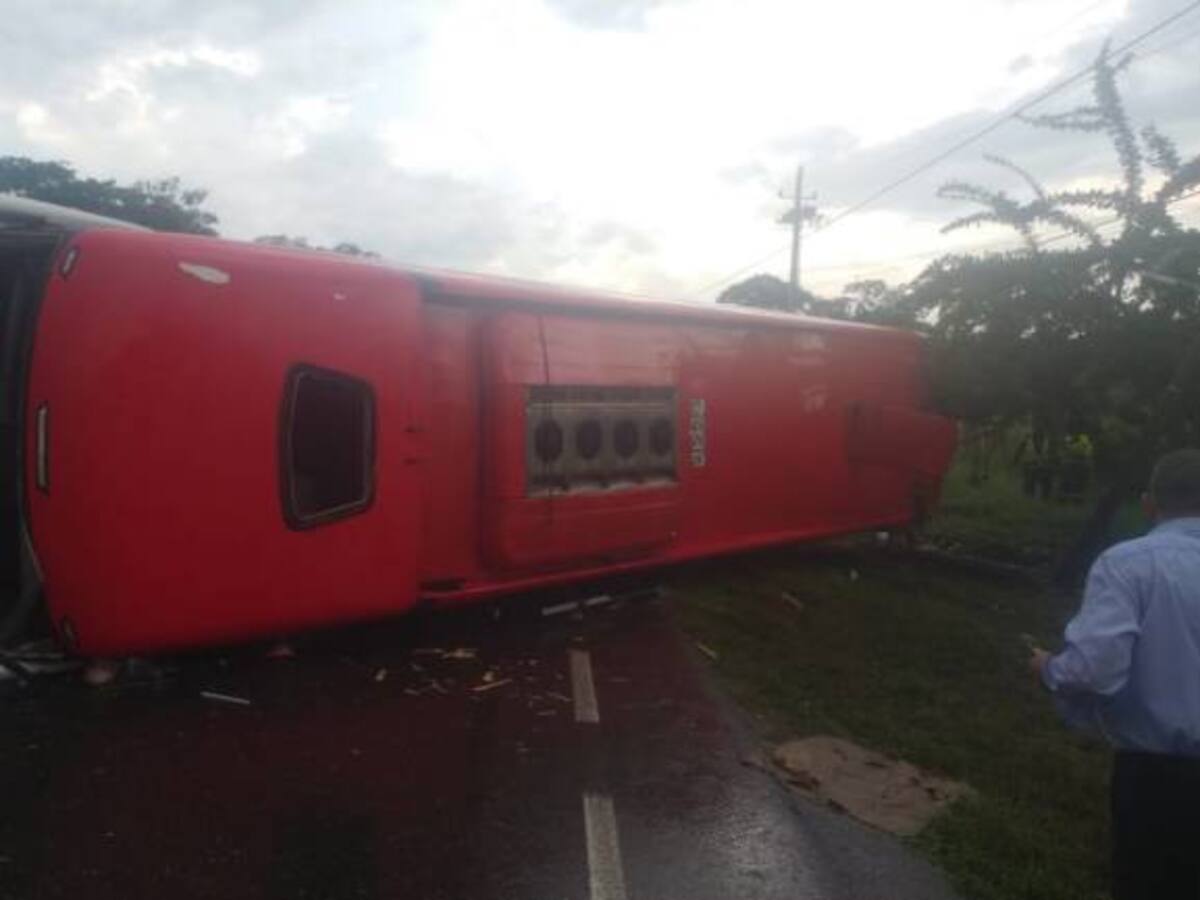 Una persona muerta y 30 más lesionadas deja accidente en la Cordialidad