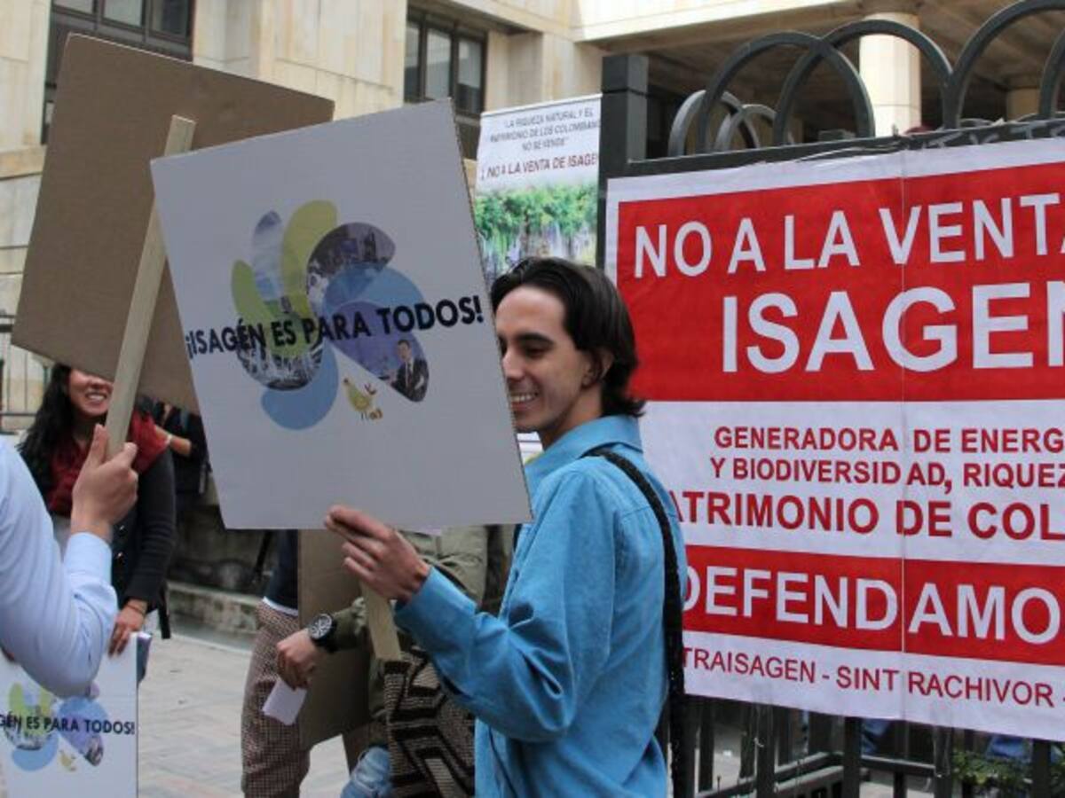 Piden revisar condiciones de venta de Isagen por precio del dólar