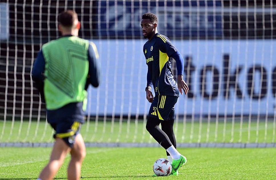 Jhon Durán en el entrenamiento de este miércoles 28 de enero con Fenerbahce / Getty Images