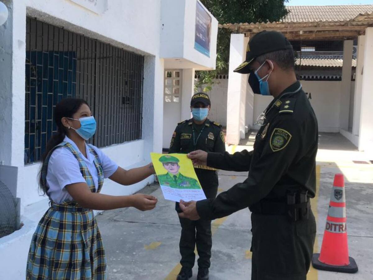 Policía reactiva patrullajes en colegios al reinicio de clases presenciales