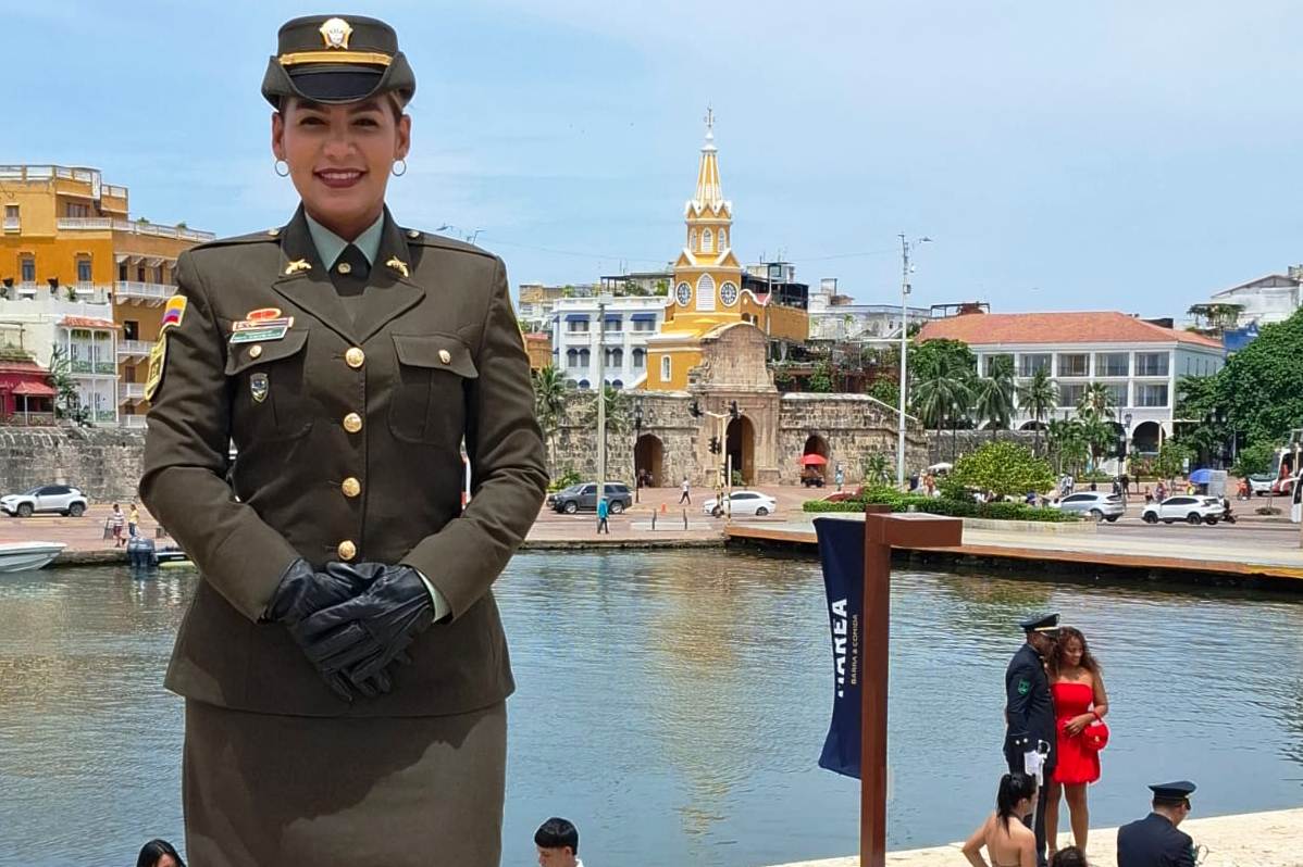 En la carrera de servicio, cada ascenso es una estrella que no solo brilla en el uniforme, sino que ilumina el camino recorrido