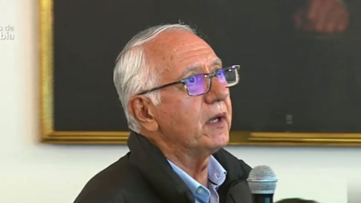 Gobierno defiende inversión en salud y señala crisis estructural en EPS