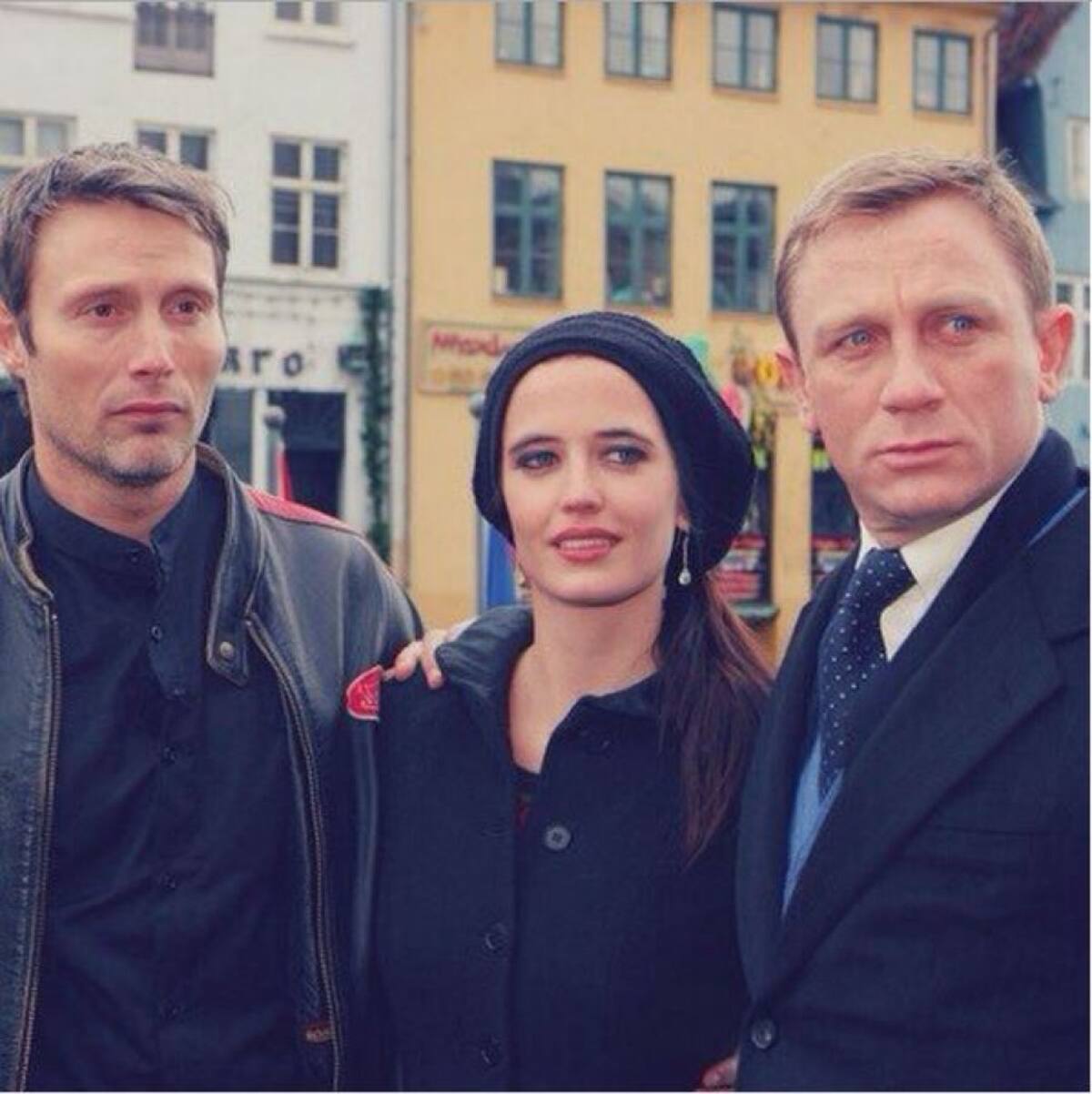 Actualmente está personificando a Miss Peregrine, en “El hogar de Miss Peregrine para niños peculiares”, la nueva cinta de Tim Burton.