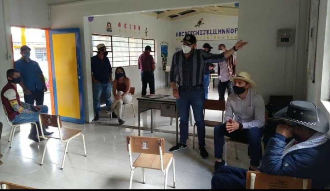 Encuentros con la comunidad.