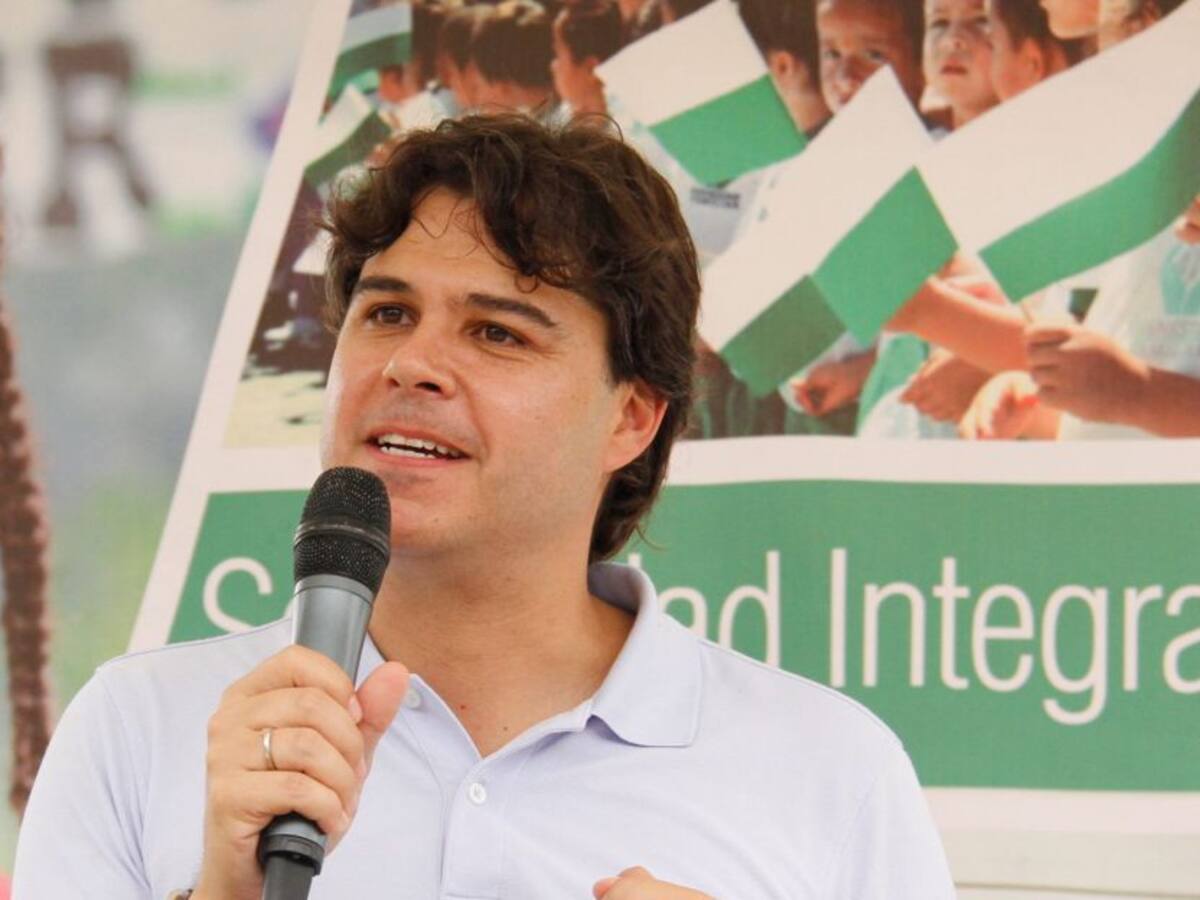 "Están combinando peras con manzanas": Santiago Londoño