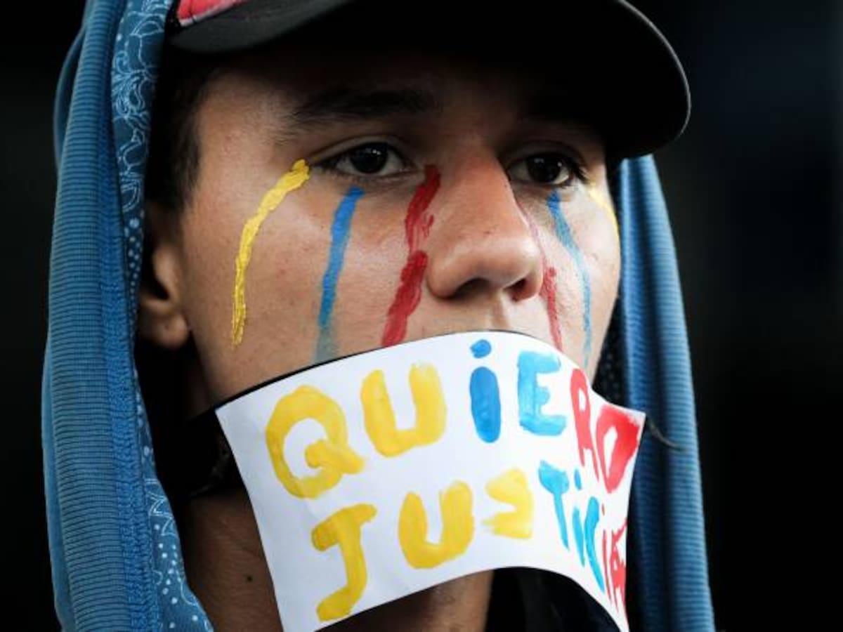 Colapso y gran concentración de personas alrededor del Palacio Legislativo en Caracas