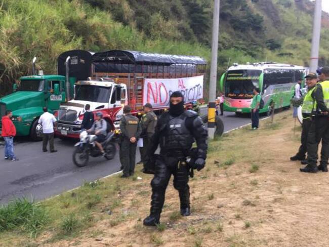 [En fotos] Operativos para evitar bloqueos en paro camionero en Antioquia