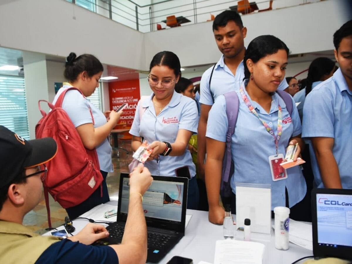 Personaliza tu tarjeta Transcaribe esta semana el Centro Comercial La Plazuela