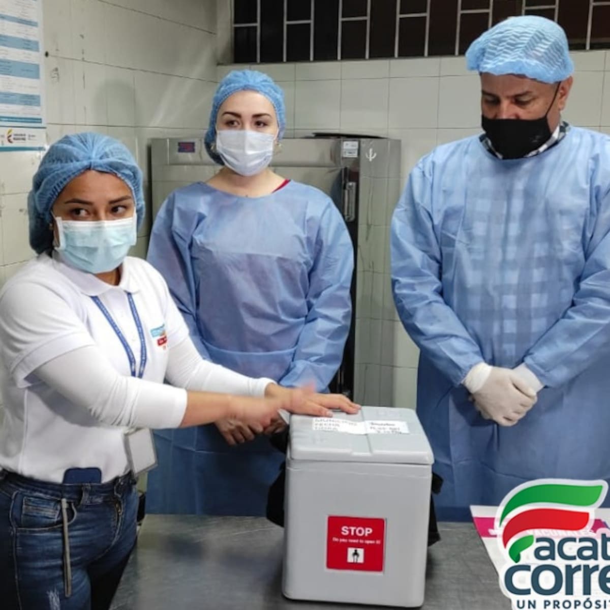 Alcalde de Facatativá no solo posó con vacunas, fue quién la inyectó