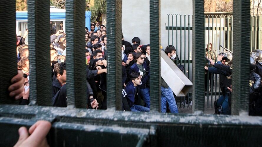 Son ya 20 los fallecidos en las protestas antigubernamentales que tienen lugar en Irán. Foto: Agencia EFE