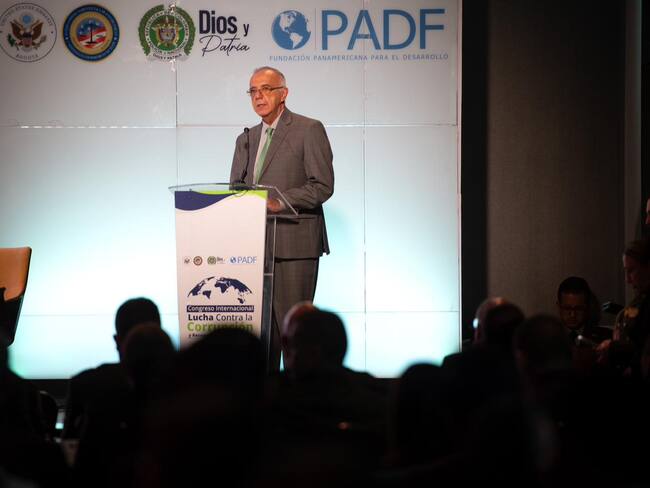 No es solo combatir la corrupción externa, sino también la propia corrupción: MinDefensa