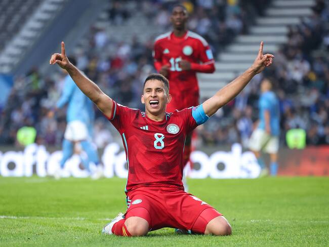 Gustavo Puerta celebra el gol de la victoria de Colombia. (Photo by Hector Vivas - FIFA/FIFA via Getty Images)