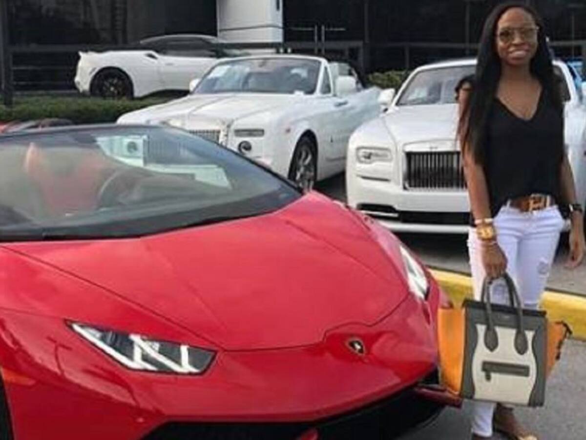 Ambuila seguirá en libertad mientras responde por enriquecimiento ilícito