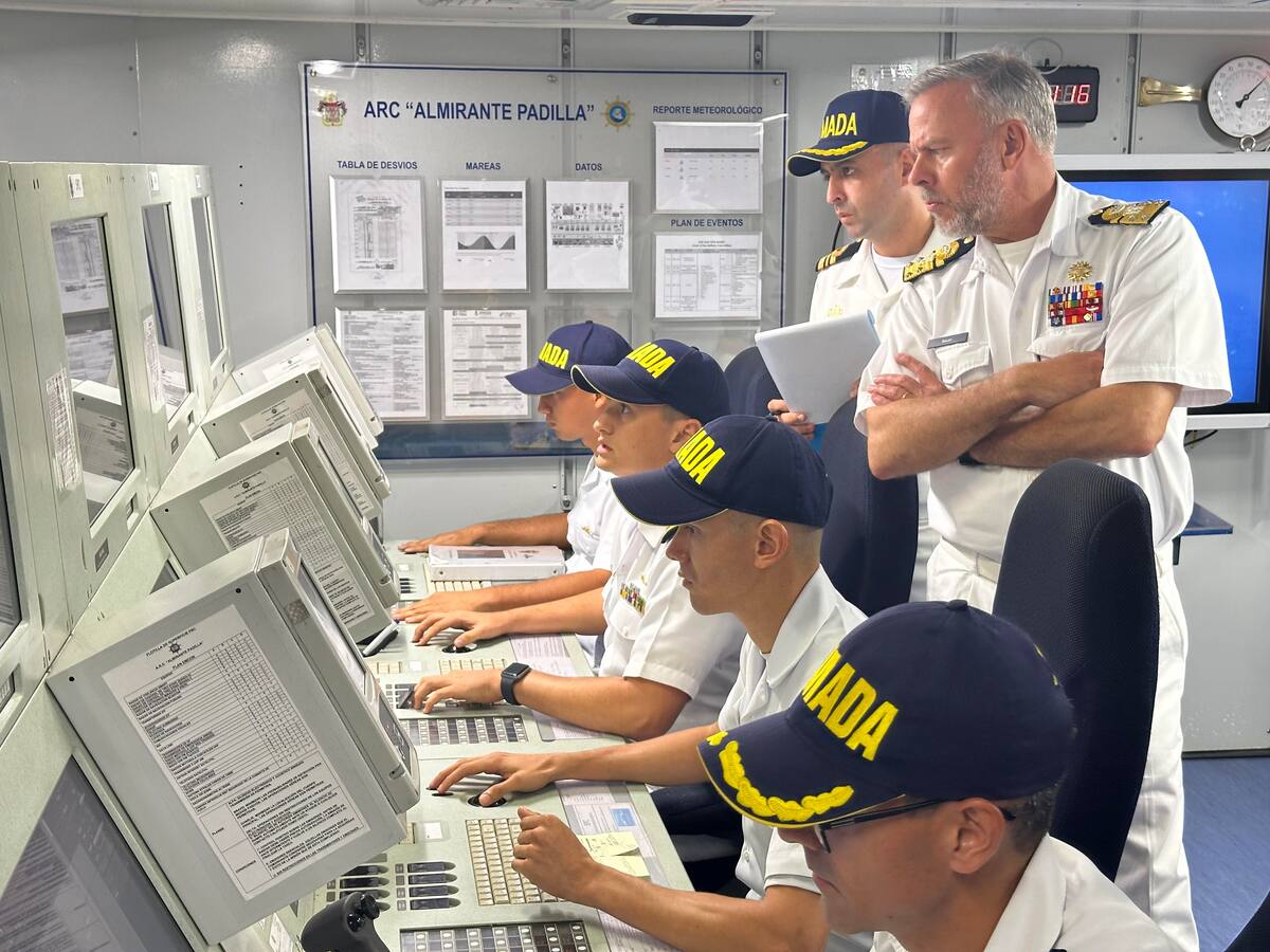 Jefe del comité militar de la OTAN visitó unidad de la Armada de Colombia en el Caribe