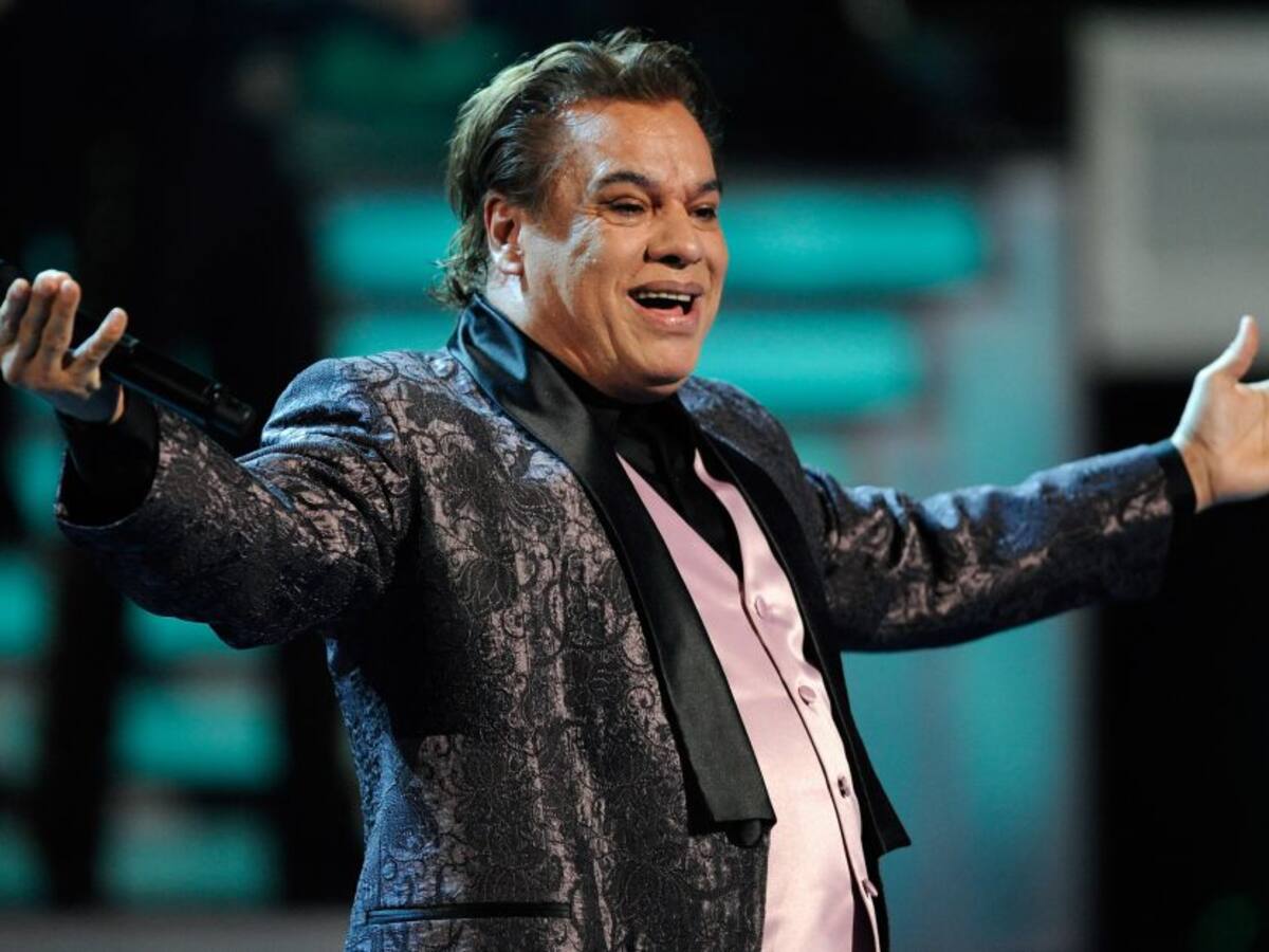 Expianista de Juan Gabriel asegura que el cantante mexicano está vivo